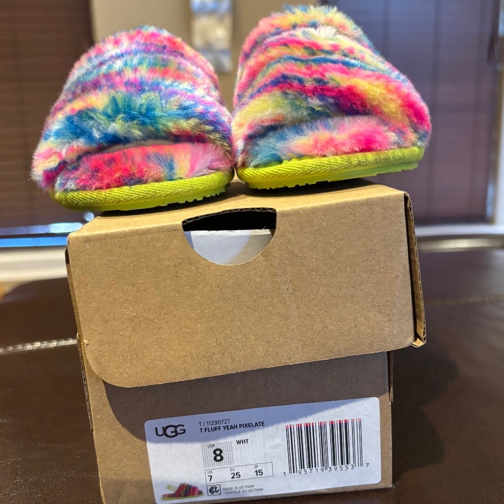 TODDLER UGG FLUFF YEAH PIXELATE SLIPPERS SIZE 8C